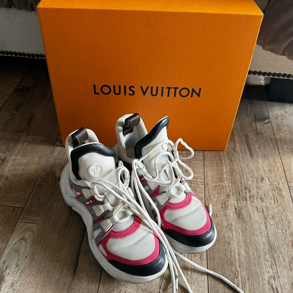 LV Archlight Sneakers. Size 37. - Picture 2 of 6